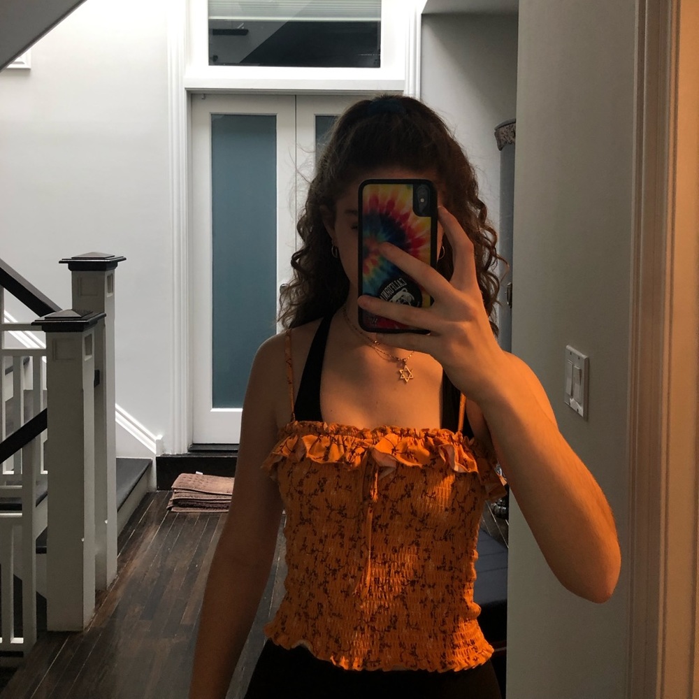 Yellow ribbed crop too